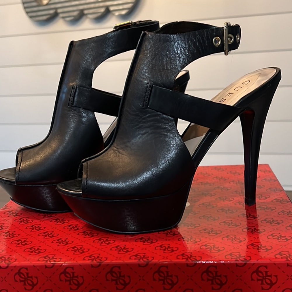 Guess black leather stiletto shoes